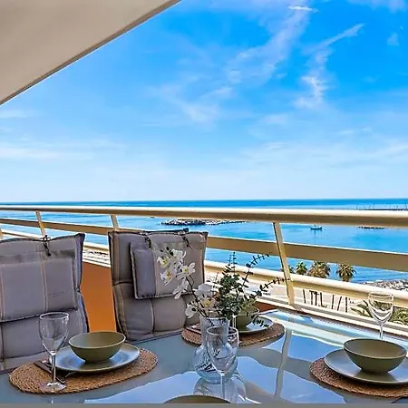 Beachfront And Unbeatable View Stella Maris With Pool By Costarentals Appartement